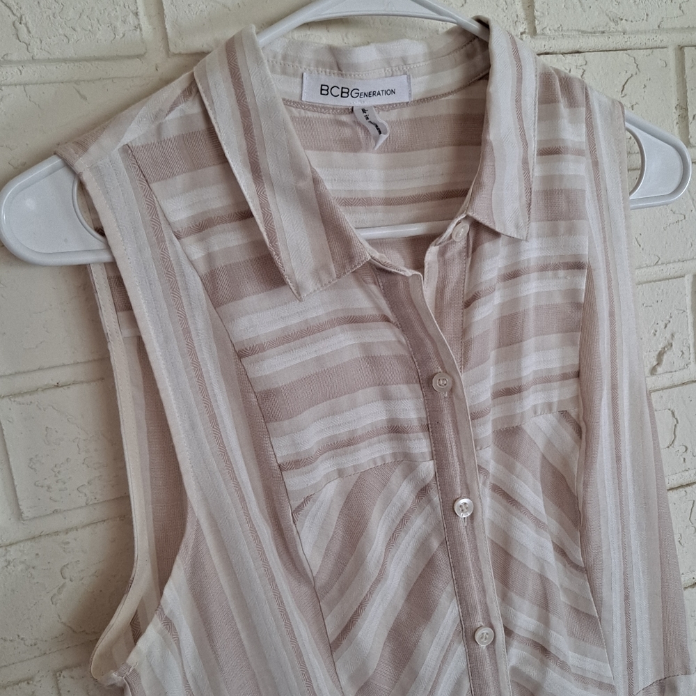 Bcbgeneration Light Colored Light Weight Lined Sl… - image 2